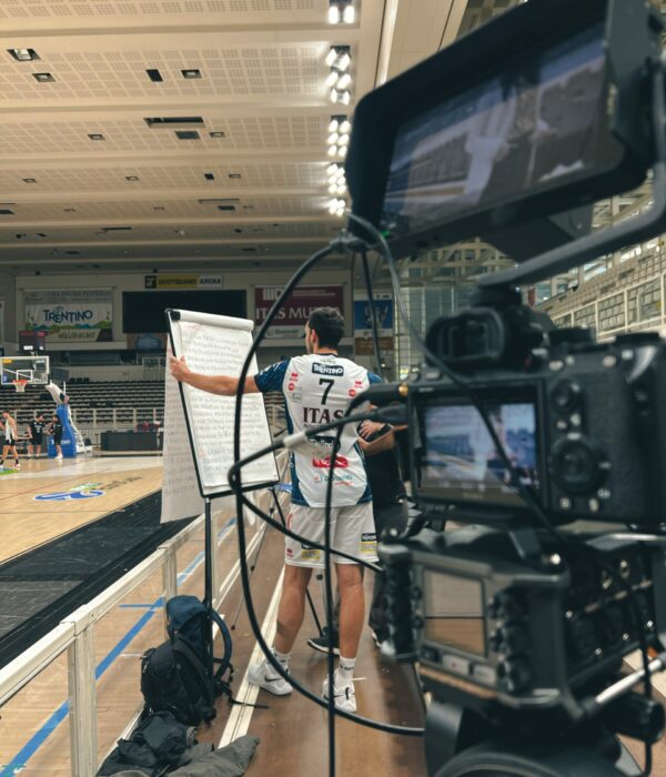 Una fragile chiave di carta Una fragile chiave di carta